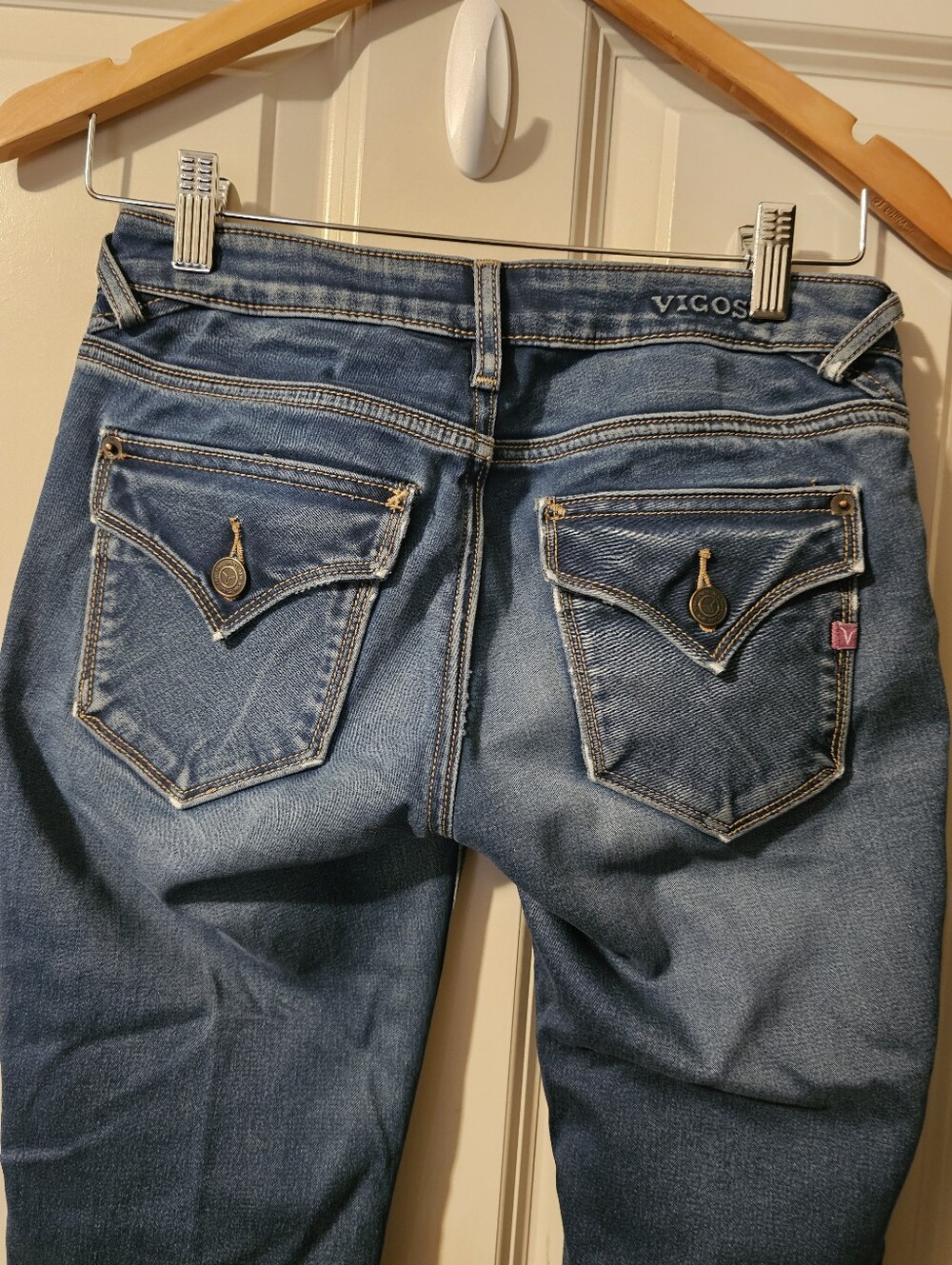 Vigoss Women's Medium Blue Straight Leg Jeans with Flap Back Pockets
